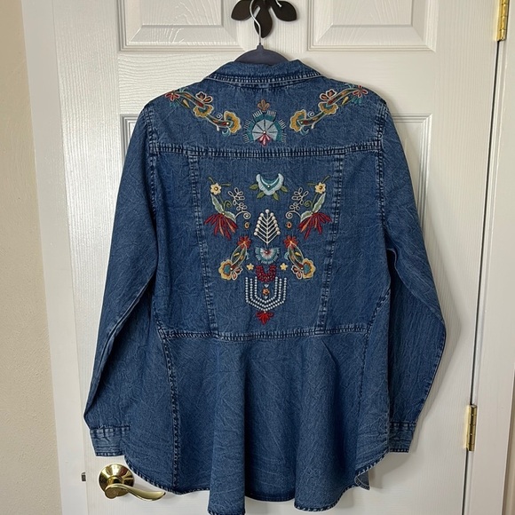 Emma G Embroidered Denim Button-Up Shirt with Skirttail Back Hemline Size Lg - Picture 5 of 9